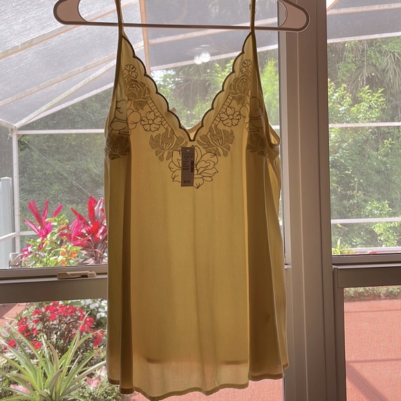 NWT. Maurice’s Medium yellow spaghetti strap v neck blouse - Picture 3 of 9